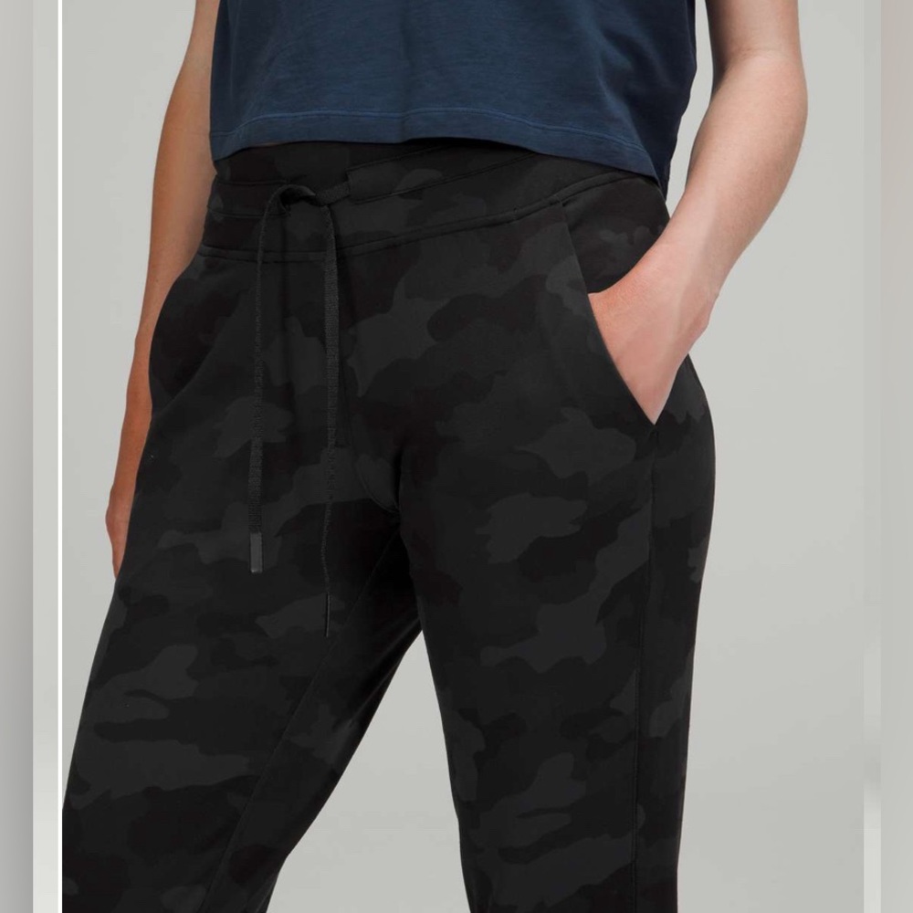 Lululemon Athletica Black Camo Joggers